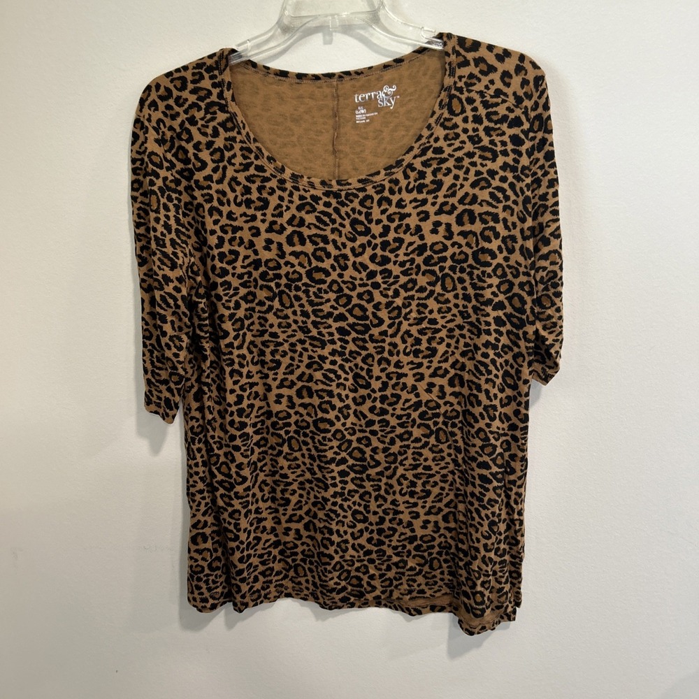Tera & Sky 14W Cheetah Print Short Sleeves Stretch Top